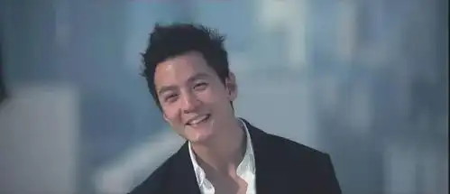 开挖掘机还帅翻的男人,我只服吴彦祖