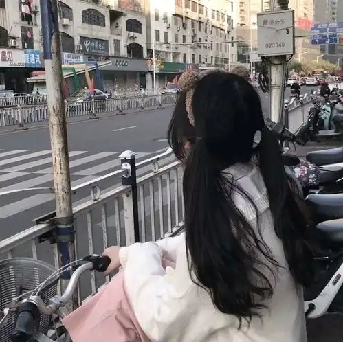 真人女生头像十几岁的少年总是发着光的