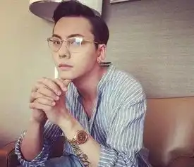 学张艺兴鹿晗戴眼镜,让你秒变男神范