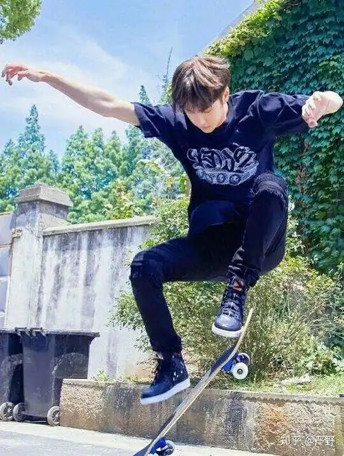 王一博喜欢摩托是人设吗