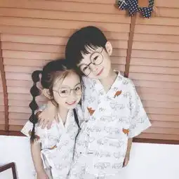 承包小孩子情侣头像叫什么名字