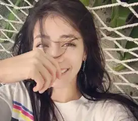 迪丽热巴晒度假照片迪丽热巴度假照片曝光迪丽热巴度假