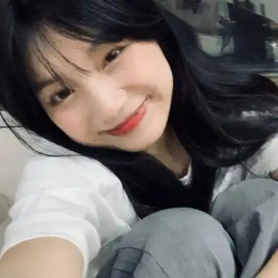 超阳光的女生头像
