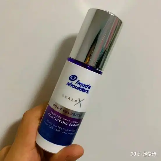 求助18岁女生脱发头发根部有油脂粒一扣就掉有什么改善方法