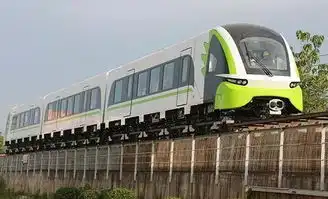 中国首列商用磁浮2.0版列车长沙启动提速测试