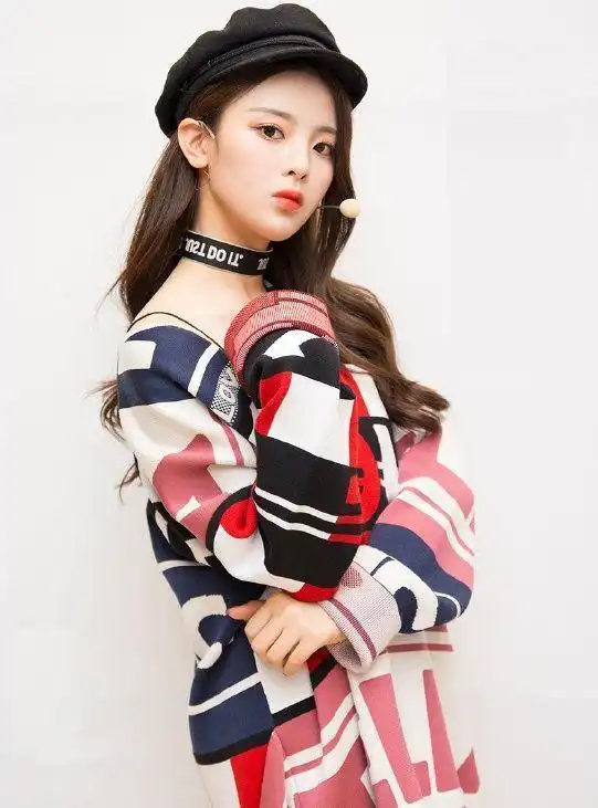 火箭少女成史上最短命女团杨超越运气爆棚,不用努力顺延c位