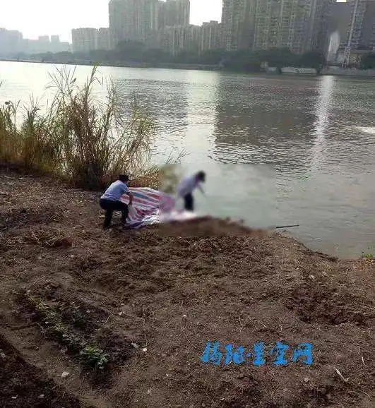 痛心揭阳老北河桥下惊现一具男性浮尸,已被打捞上岸