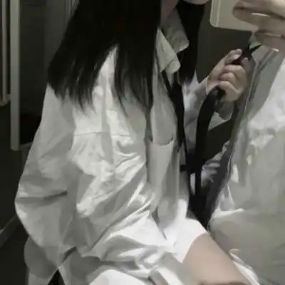 爱人半身不露脸头像