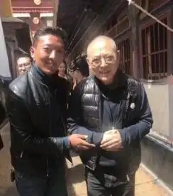 李连杰含泪悔称辜负前妻,如今衰老,百年后的安排令人敬佩