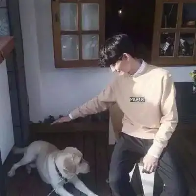 教你在朋友圈装死,在微博上蹦迪