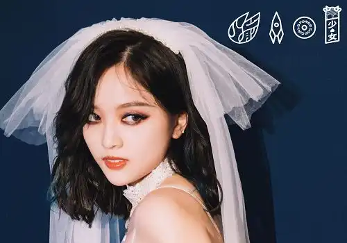 火箭少女101新娘装吴宣仪很美,孟美岐霸气,看到杨超越,像洋娃娃
