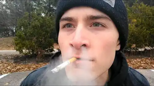 想跟他说吸烟有害健康