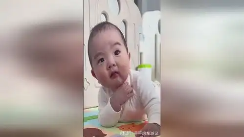 宝妈给萌娃放二胡听,萌娃这个表情想起了上辈子的伤心往事