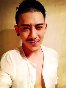 想知道这个是谁