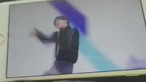 蔡徐坤鬼畜版图片