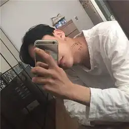 男生阳光帅气手机控头像2018最新你若使美人计我就将计就计