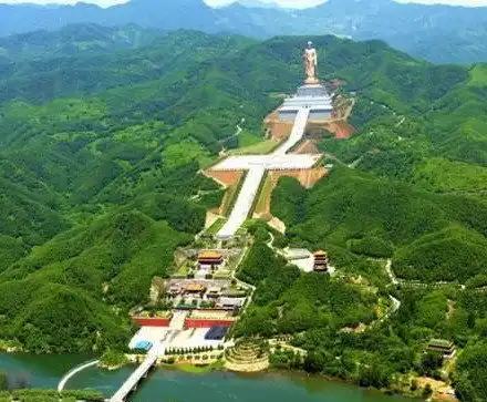 12亿建造的佛像,游客去了一次就直呼再也不去这佛拜不起