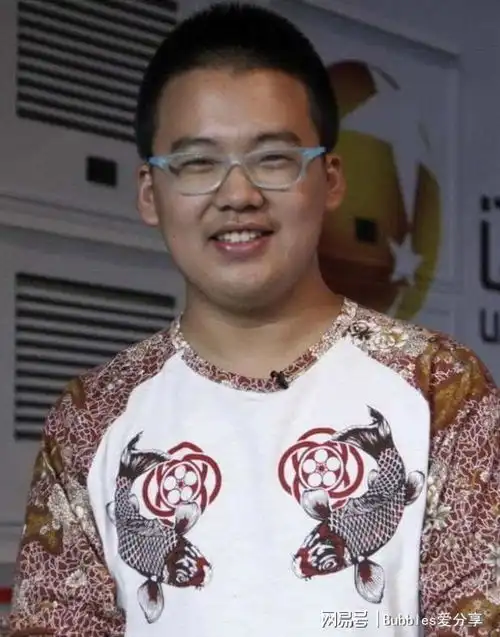郭麒麟减肥反弹了近照胖到离谱,与魏大勋同框输惨了
