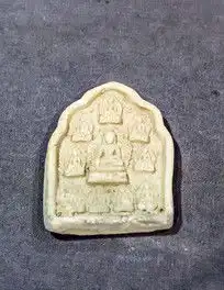 佛泉寺的东方持国天王雕像图片,高清大图雕刻艺术素材
