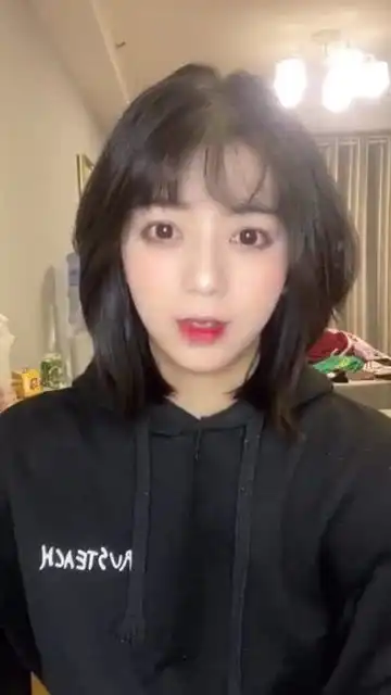 不和我聊天,是怕我偷你表情包吗