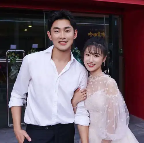 跑男9刚杀青,第七季老成员传来好消息,晒婚纱大片太养眼了