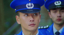 你们在向谁敬礼呢