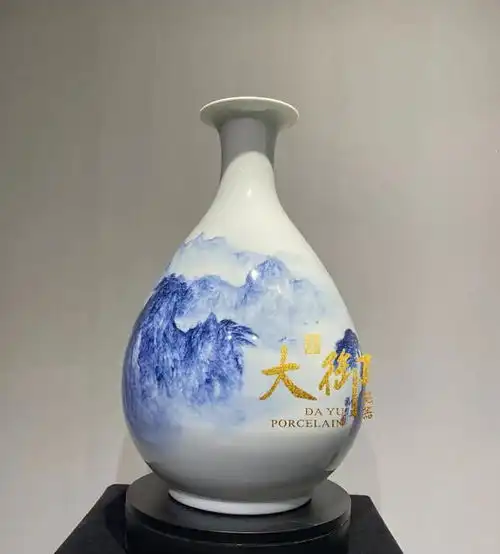 大御瓷器吴国明雅绘山水墨倾心,青染白瓷千秋远