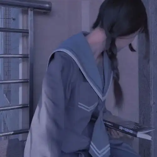 蓝色系高级神秘女生头像