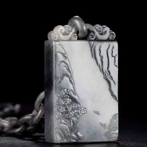 和田玉青花山水摆件的寓意与象征风水意境与画牌设计