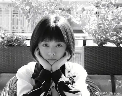 谭松韵宋威龙张新成互拍,你们觉得三兄妹谁的摄影技术更胜一筹