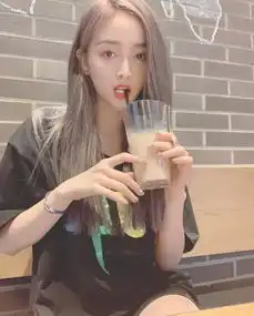 吴宣仪一天喝8杯奶茶,网友随口就来的风格是学热巴还是张柏芝