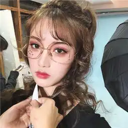 网红美女头像气质清新脱俗2018真的喜欢一个人安静的自由