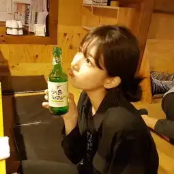 我陪你走的路你不能忘时尚简洁俏皮女生头像