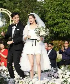 鹿晗为什么喜欢关晓彤,看到她穿上婚纱那一刻完全明白了