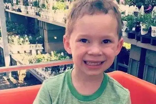 记忆中的表情包小孩长大了,现如今他们长这样,你还认识吗