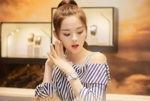 杨超越vs孟美岐,这两个火箭少女的表现谁更优
