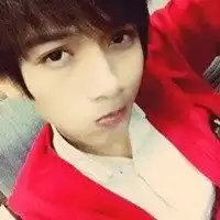 高清男生穿红色上衣图片头像微信头像图片大全