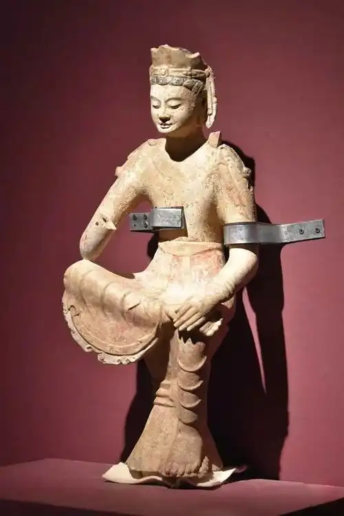 雅趣木雕佛像中的常见坐姿