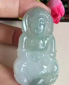 冰种底色观音吊坠翡翠玉