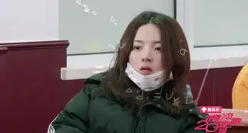 横冲直撞20岁杨超越献出最新表情包,为辣酱痛哭,笑死了