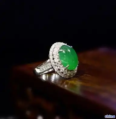 绿翡翠戒指寓意与价格及佩戴含义探索翡翠绿色戒指的象征意义与市场价值