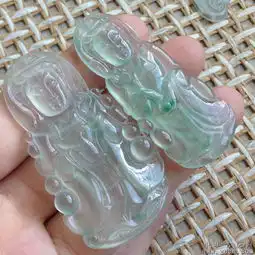 高冰飘花翡翠观音挂件送证书
