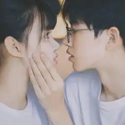 若兮七夕亲吻情头