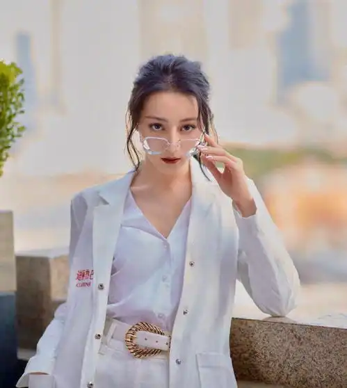 穿不好中性风的女人,到底是哪里不对劲多半是这两个地方犯了错