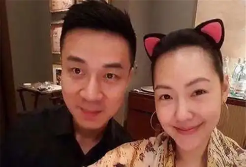 徐熙娣发文力挺老公,两人贴脸合照幸福甜蜜,网友评论不一发展