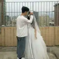 一对两张浪漫婚纱伴侣头像