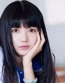 五款黑色中长发发型打造清纯女生