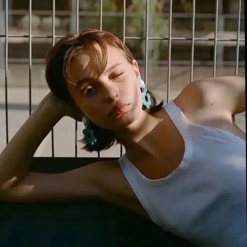 头像适合开学发的沙雕文案