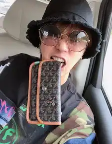 今年这7款包包最值得入手背十年都不过时