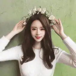 这张图的女生叫什么名字或者还有这女生不一样的图吗